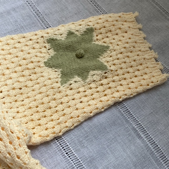 SO Me Crochet Cream Sweater with Multicolored Star Design. - Picture 10 of 12